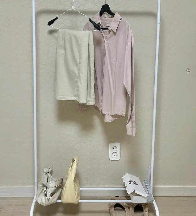 [네이버브랜드스토어 리뷰] 심플하고 깔끔한 행거 찾는사람에게 딱이에요!!
