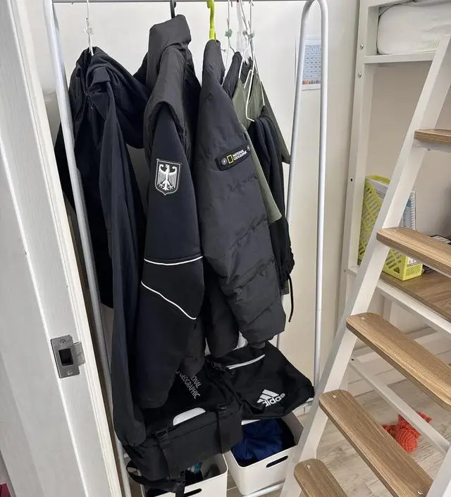 [네이버브랜드스토어 리뷰] 배송 빨라서 좋아요. 혼자 금방 조립했어요.