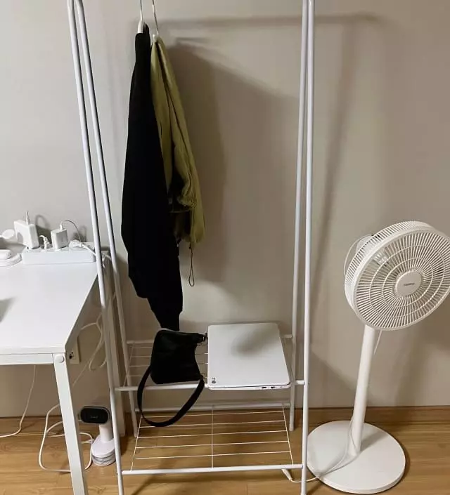 출근복이랑 외투 걸어놓으려고 샀는데 너무 마음에 들어요
