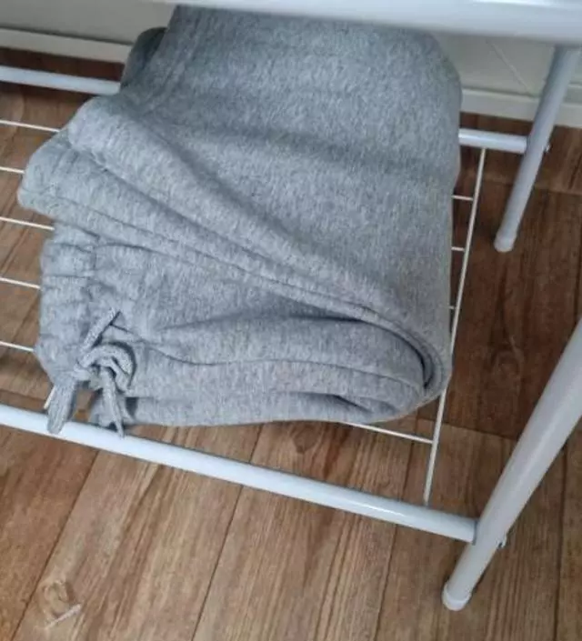 밑에 있는 수납 공간이 포인트 ㅎㅎ 조립이 생각보다 쉬워서 좋아요
