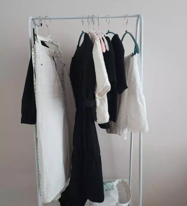 딸방에 미니 행거가 필요해서 구이했어요
