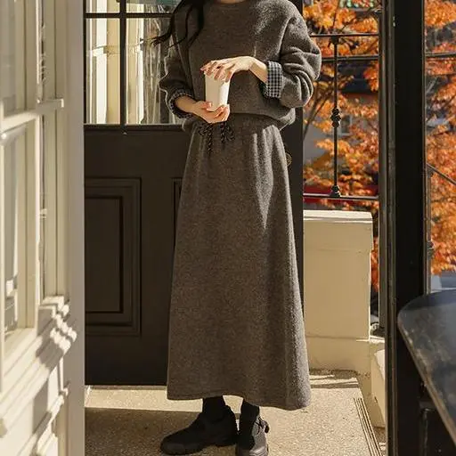 4DA32209JJ_체크배색 니트+A라인 니트 스커트 세트