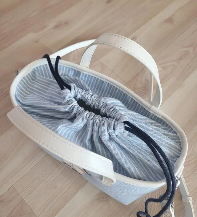 WHO.A.Uの Steve Canvas Square Bucket Bag / WHBGD4911A WHOAU Steve Canvas Square bag | HOGO YANG STORE