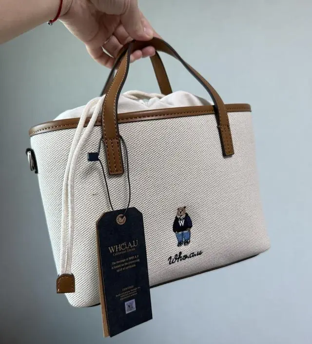 トートバッグ \"WHO.A.U\" Steve Canvas Tote Bag  WHBGF2212A Túi Tote Whoau - Steve Canvas Straight Tote bag – Dope Shop