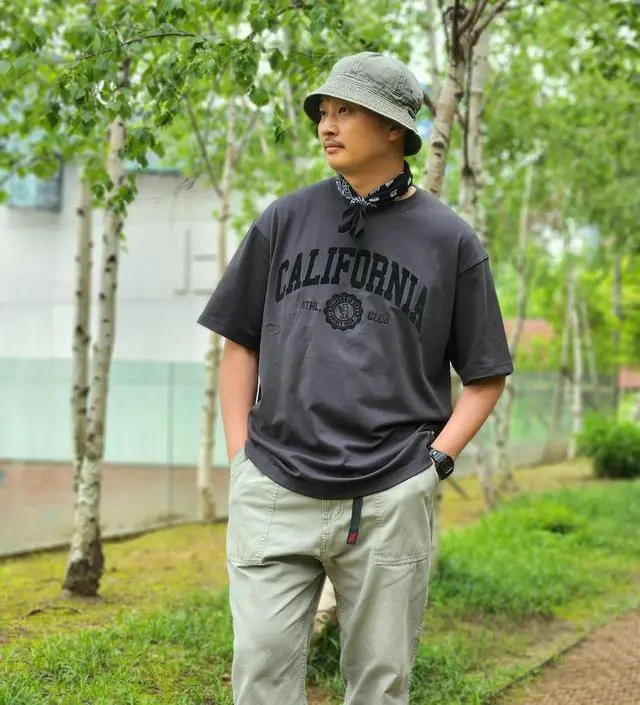 【韓国 WHO.A.U】California Letter Short Sleeve T-shirt California Letter Short Sleeve T-shirt - 후아유닷컴