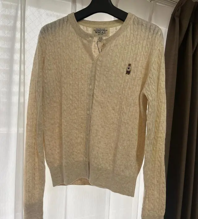 【WHO.A.U】Steve Head Point Plain Cardigan 후아유(WHO.A.U) Steve Head Plain Cardigan / WHCKE4981F